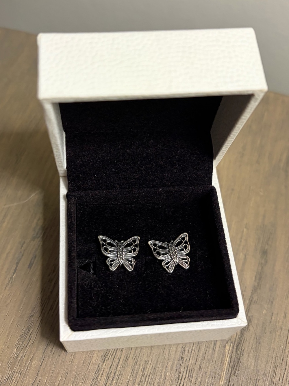 Y2K Pandora "Love Takes Flight" Butterfly Stud Earrings (Item #290547)